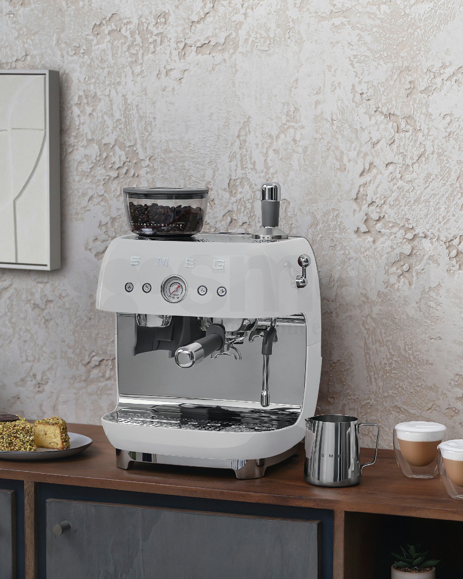 Cafetera Espresso Manual con Molinillo Smeg, Estilo años 50, Blanco, 1650w, EGF03WHEU