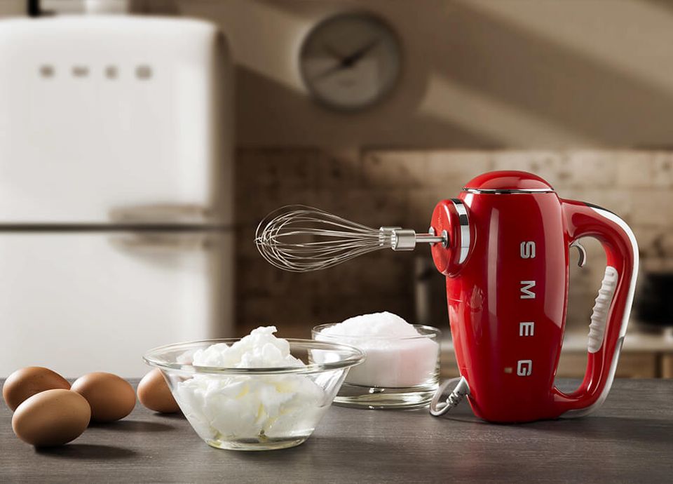 Batidora amasadora Smeg, Estilo años 50, 250w, Rojo, HMF01RDEU